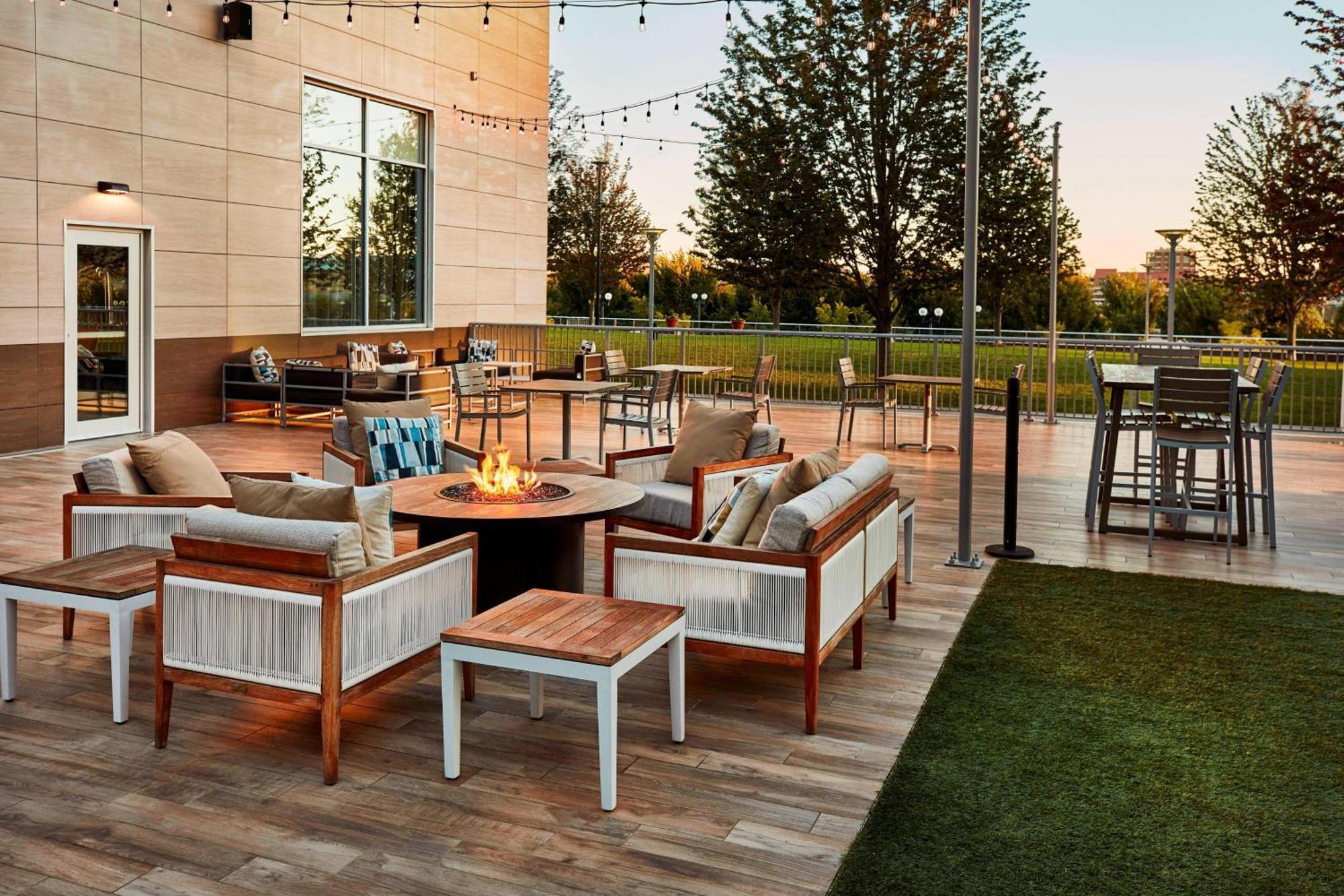 Ac Hotel By Marriott Cincinnati At The Banks Exterior foto